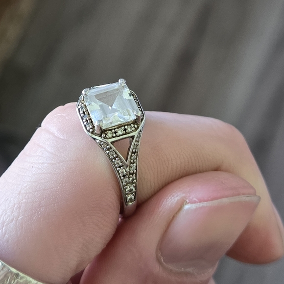 Beautiful CZ 925 silver ring Size 10 - Picture 2 of 5